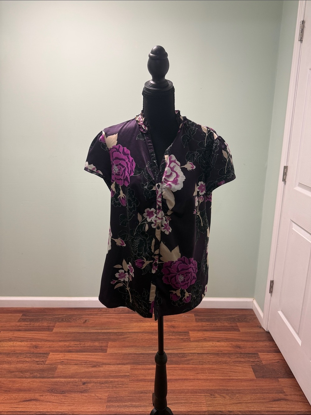 Worthington Black Floral Button-Front Cap Sleeve Blouse